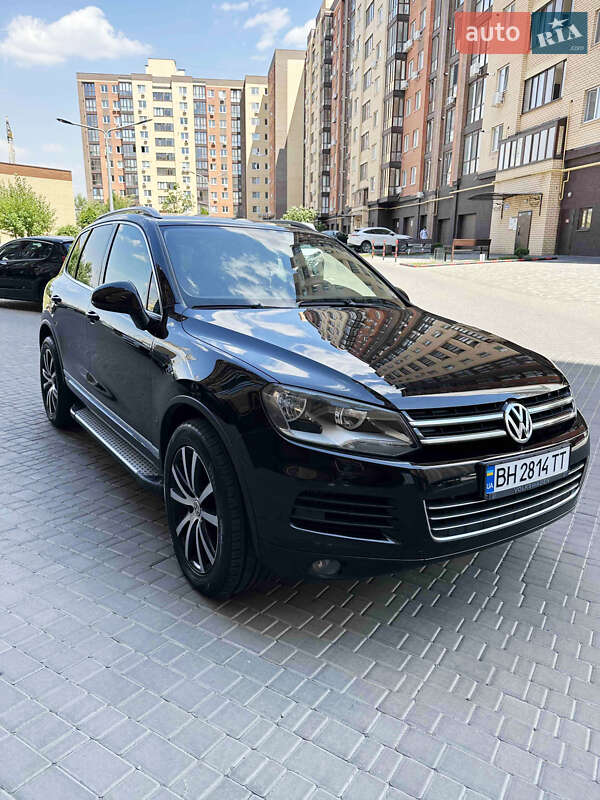 Внедорожник / Кроссовер Volkswagen Touareg 2012 в Одессе
