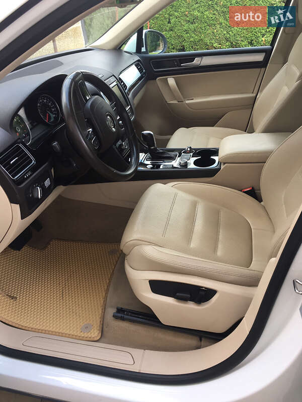 Внедорожник / Кроссовер Volkswagen Touareg 2015 в Косове