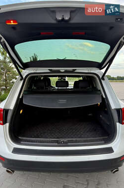 Позашляховик / Кросовер Volkswagen Touareg 2013 в 