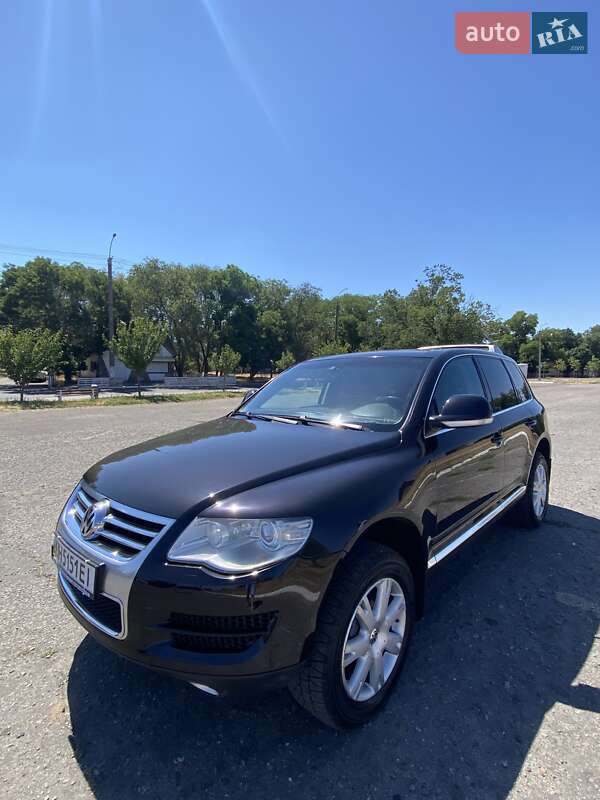Внедорожник / Кроссовер Volkswagen Touareg 2008 в Белгороде-Днестровском