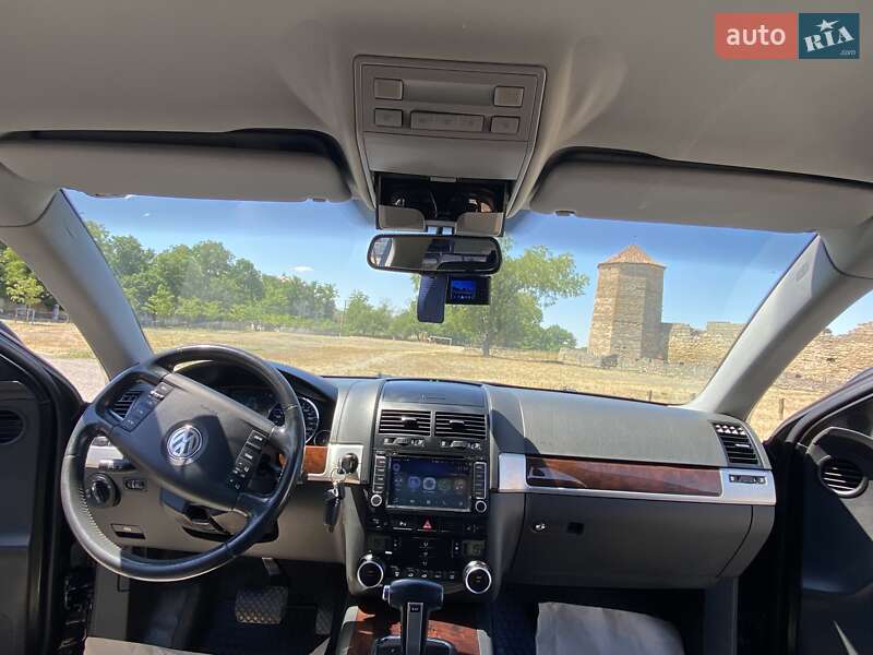 Внедорожник / Кроссовер Volkswagen Touareg 2008 в Белгороде-Днестровском