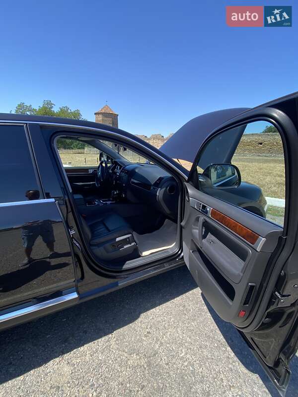 Внедорожник / Кроссовер Volkswagen Touareg 2008 в Белгороде-Днестровском