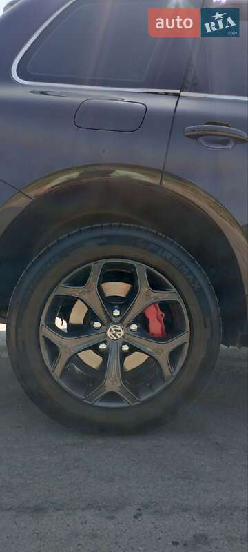 Внедорожник / Кроссовер Volkswagen Touareg 2008 в Львове