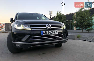 Внедорожник / Кроссовер Volkswagen Touareg 2015 в Хмельницком