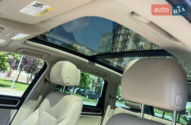 Внедорожник / Кроссовер Volkswagen Touareg 2015 в 