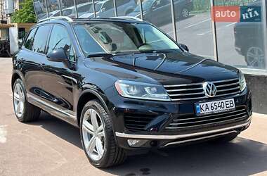 Внедорожник / Кроссовер Volkswagen Touareg 2015 в Киеве