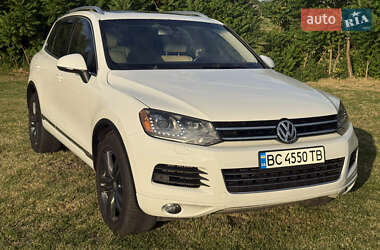 Внедорожник / Кроссовер Volkswagen Touareg 2012 в Львове