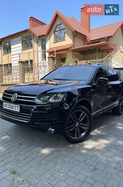 Внедорожник / Кроссовер Volkswagen Touareg 2013 в Николаеве