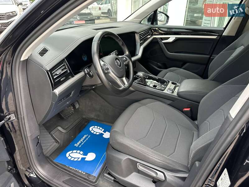 Позашляховик / Кросовер Volkswagen Touareg 2018 в Чернівцях фото 16 Позашляховик / Кросовер Volkswagen Touareg 2018 в Чернівцях