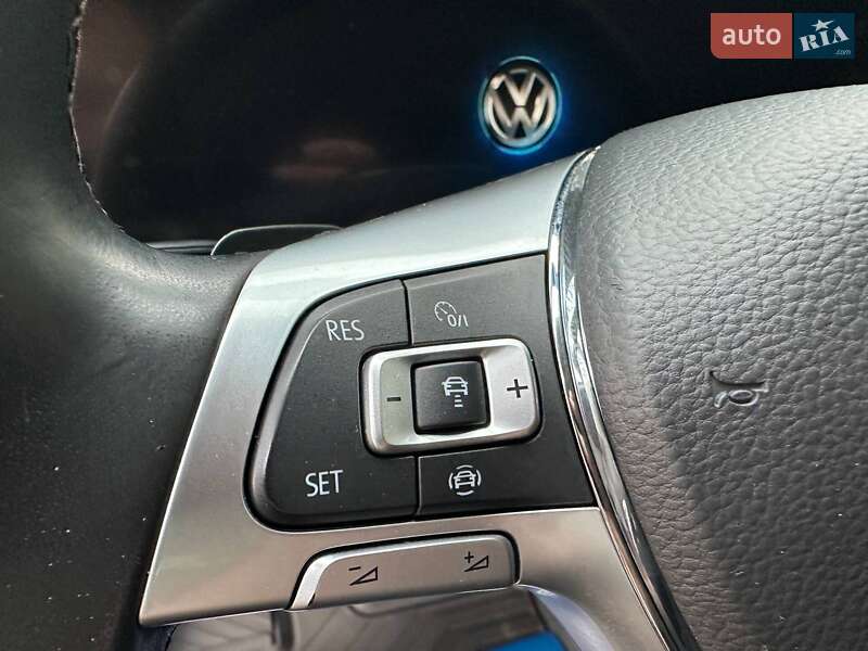 Позашляховик / Кросовер Volkswagen Touareg 2018 в Чернівцях фото 23 Позашляховик / Кросовер Volkswagen Touareg 2018 в Чернівцях