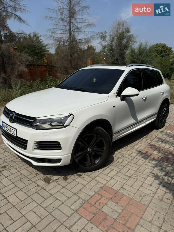 Внедорожник / Кроссовер Volkswagen Touareg 2013 в Запорожье