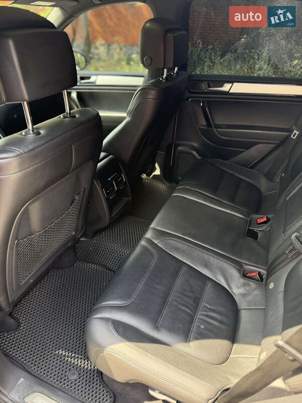 Внедорожник / Кроссовер Volkswagen Touareg 2013 в Запорожье