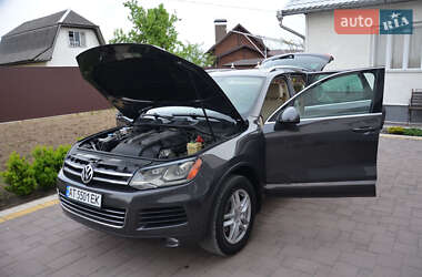 Внедорожник / Кроссовер Volkswagen Touareg 2012 в 