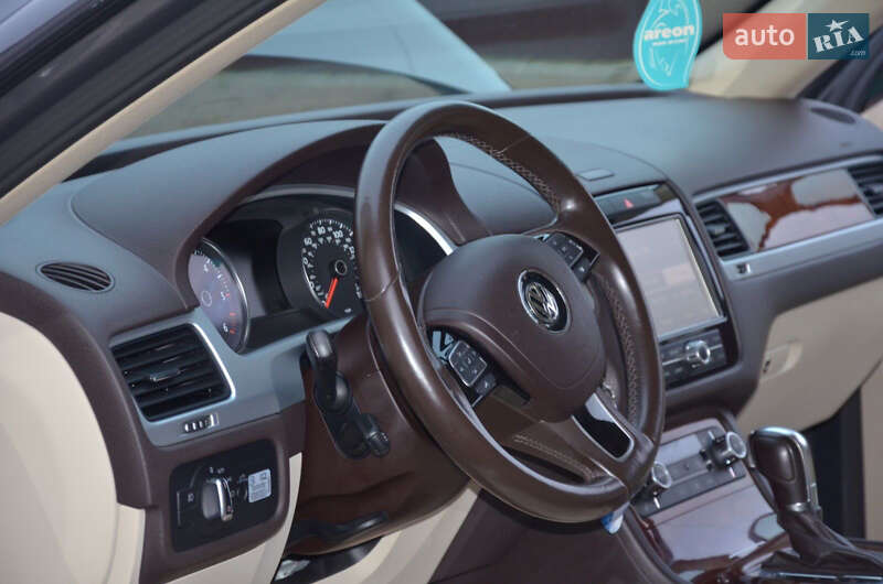 Позашляховик / Кросовер Volkswagen Touareg 2012 в Богородчанах