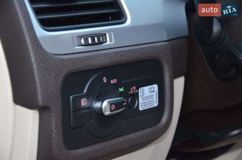 Позашляховик / Кросовер Volkswagen Touareg 2012 в Богородчанах