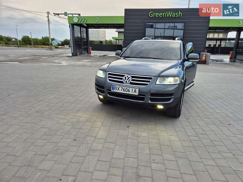 Внедорожник / Кроссовер Volkswagen Touareg 2005 в Каменец-Подольском