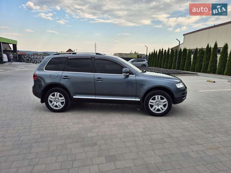 Внедорожник / Кроссовер Volkswagen Touareg 2005 в Каменец-Подольском