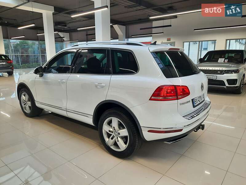 Внедорожник / Кроссовер Volkswagen Touareg 2014 в Хмельницком