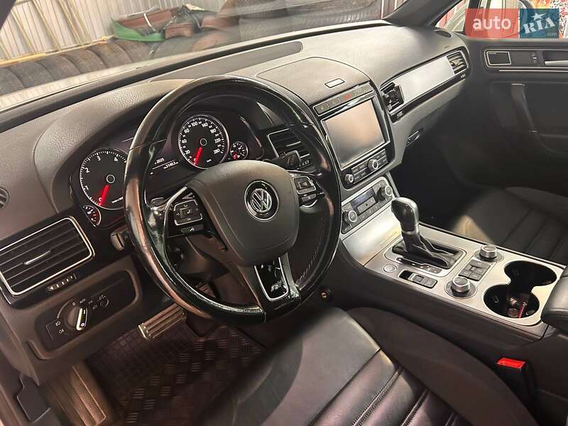 Внедорожник / Кроссовер Volkswagen Touareg 2017 в Житомире