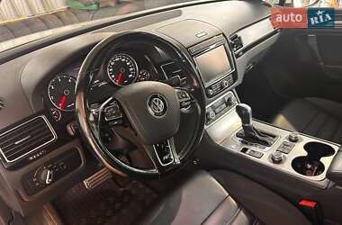 Внедорожник / Кроссовер Volkswagen Touareg 2017 в 