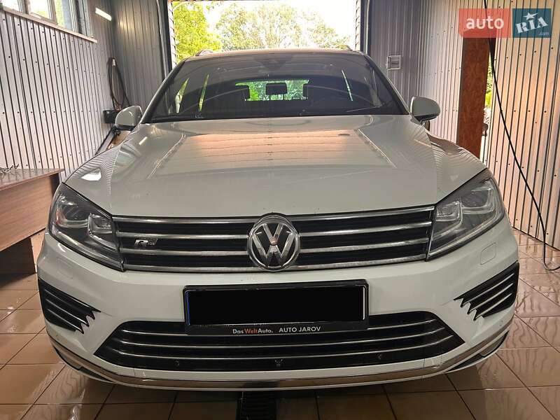 Внедорожник / Кроссовер Volkswagen Touareg 2017 в Житомире