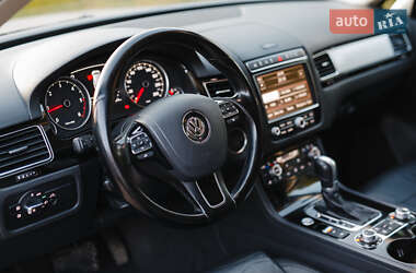 Внедорожник / Кроссовер Volkswagen Touareg 2017 в 