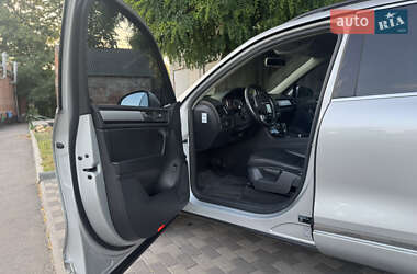 Внедорожник / Кроссовер Volkswagen Touareg 2012 в 