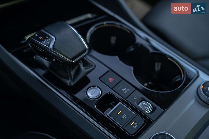 Внедорожник / Кроссовер Volkswagen Touareg 2022 в Черновцах