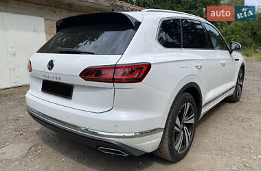 Внедорожник / Кроссовер Volkswagen Touareg 2020 в Киеве