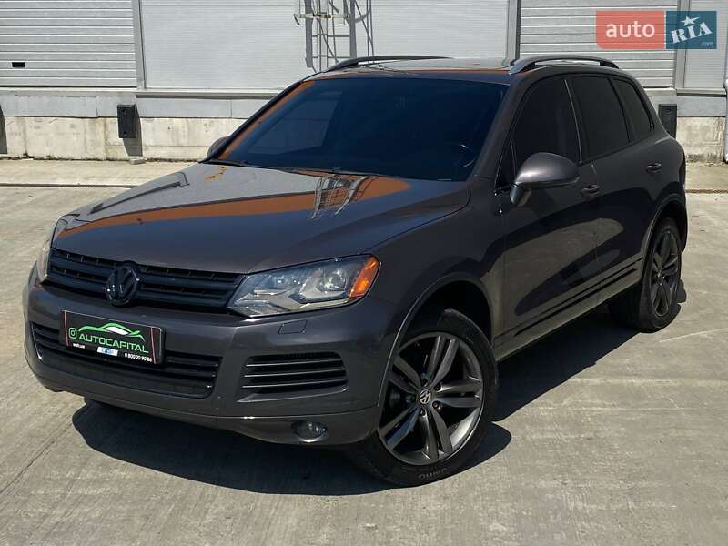 Внедорожник / Кроссовер Volkswagen Touareg 2012 в Киеве