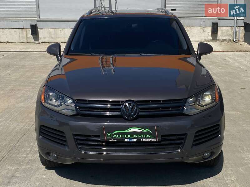 Внедорожник / Кроссовер Volkswagen Touareg 2012 в Киеве