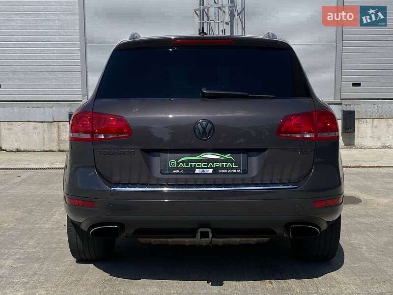 Внедорожник / Кроссовер Volkswagen Touareg 2012 в Киеве