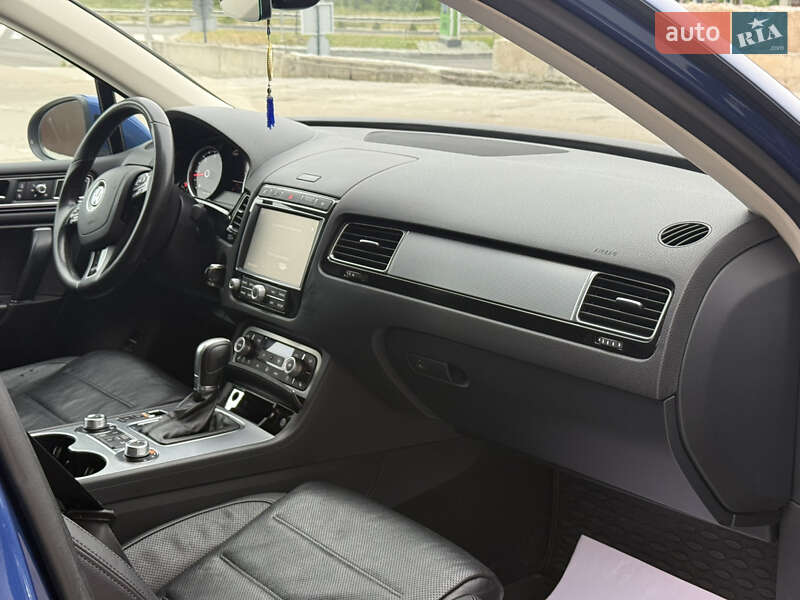 Внедорожник / Кроссовер Volkswagen Touareg 2017 в Жидачове