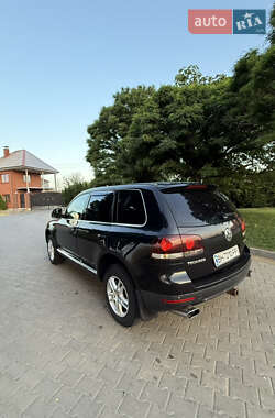 Внедорожник / Кроссовер Volkswagen Touareg 2007 в 