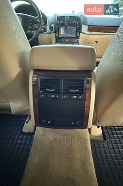 Внедорожник / Кроссовер Volkswagen Touareg 2007 в 