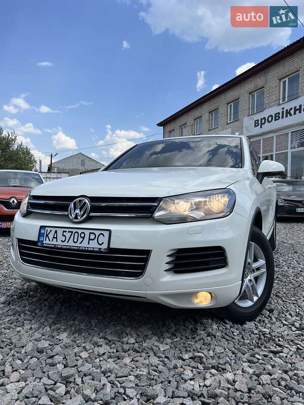 Внедорожник / Кроссовер Volkswagen Touareg 2011 в Смеле