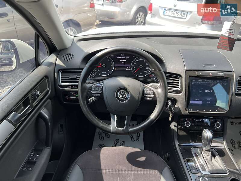 Внедорожник / Кроссовер Volkswagen Touareg 2011 в Смеле