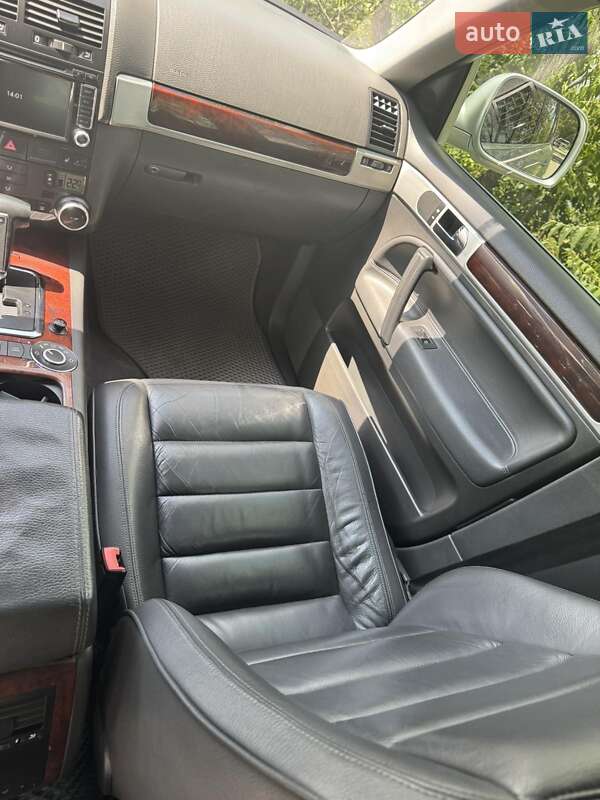 Позашляховик / Кросовер Volkswagen Touareg 2007 в Дніпрі