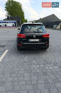Внедорожник / Кроссовер Volkswagen Touareg 2012 в 