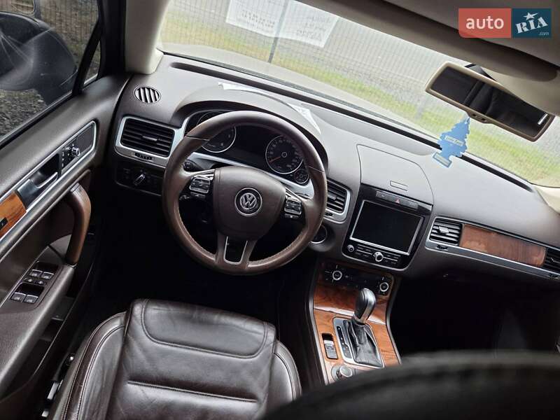 Внедорожник / Кроссовер Volkswagen Touareg 2010 в Хусте