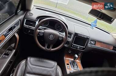 Внедорожник / Кроссовер Volkswagen Touareg 2010 в 