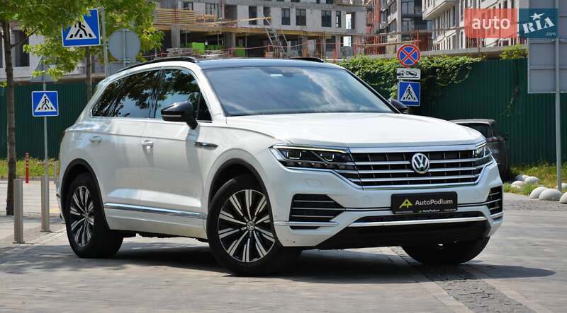 Внедорожник / Кроссовер Volkswagen Touareg 2019 в 