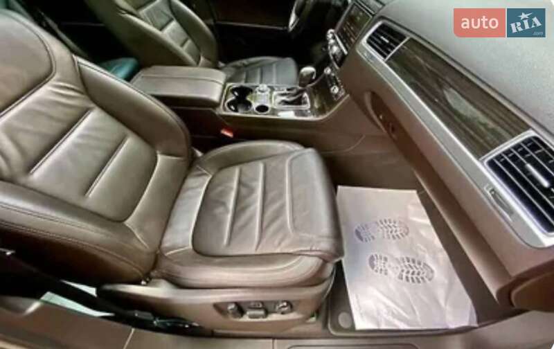Внедорожник / Кроссовер Volkswagen Touareg 2015 в Ивано-Франковске