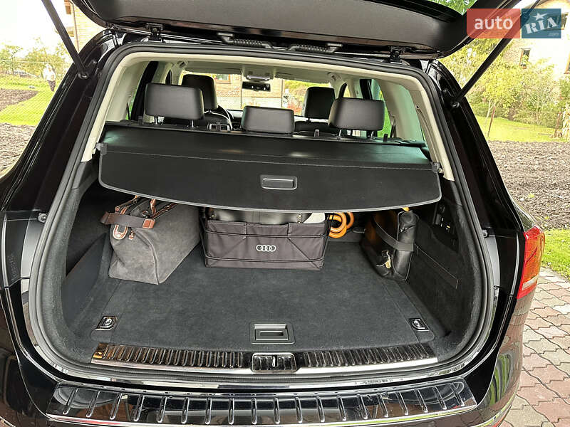 Внедорожник / Кроссовер Volkswagen Touareg 2015 в Львове
