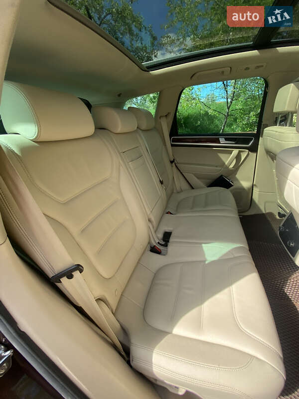 Внедорожник / Кроссовер Volkswagen Touareg 2012 в Коломые