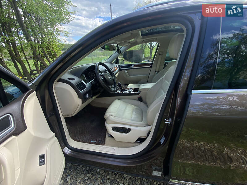 Внедорожник / Кроссовер Volkswagen Touareg 2012 в Коломые