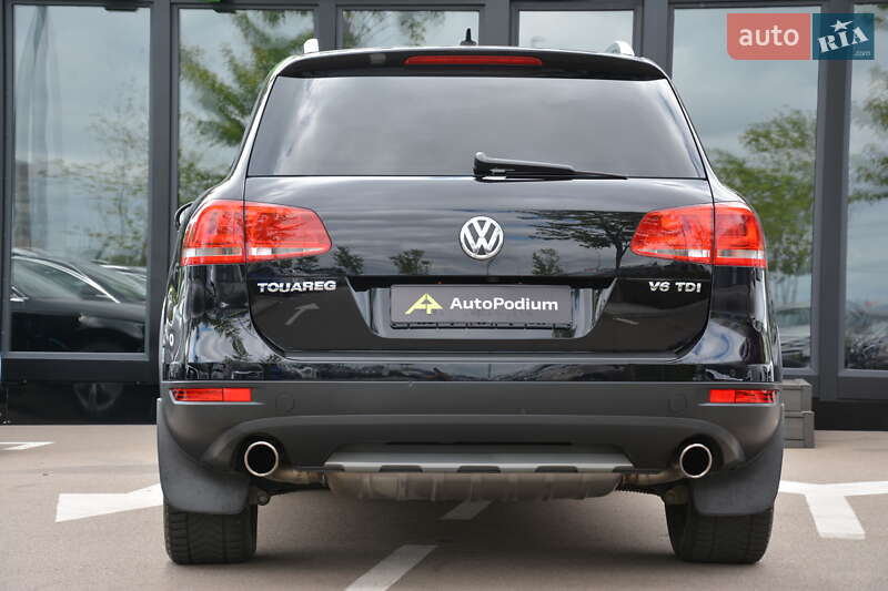 Внедорожник / Кроссовер Volkswagen Touareg 2012 в Киеве
