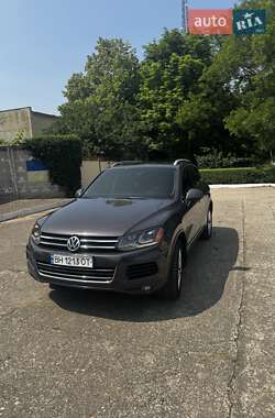 Позашляховик / Кросовер Volkswagen Touareg 2012 в Теплодарі