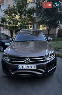 Внедорожник / Кроссовер Volkswagen Touareg 2011 в Полтаве