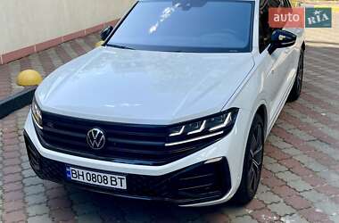 Позашляховик / Кросовер Volkswagen Touareg 2023 в 